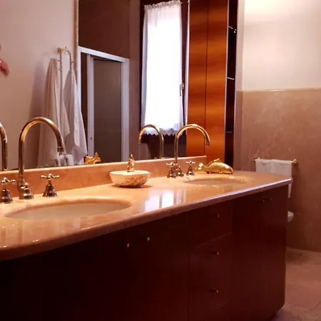 La Collina Delle Acacie Bed & Breakfast